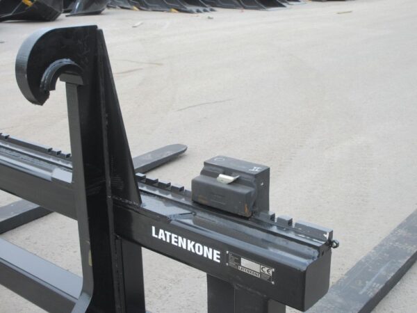 Volvo Trukkipiikit 11ton 240/180cm L150-180 - Image 11