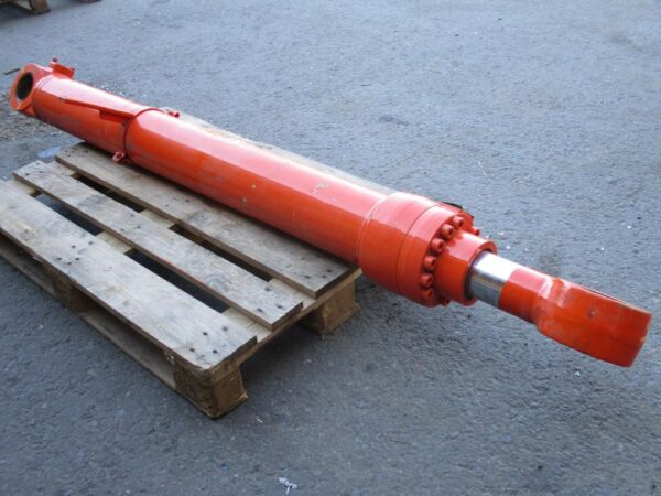 Kaivinkoneen sylinteri 2110mm