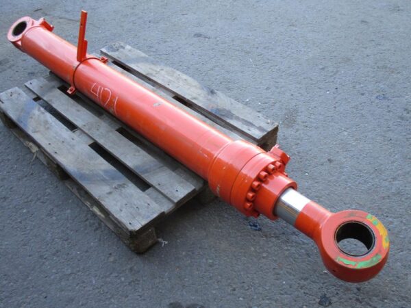 Kaivinkoneen sylinteri 2110mm