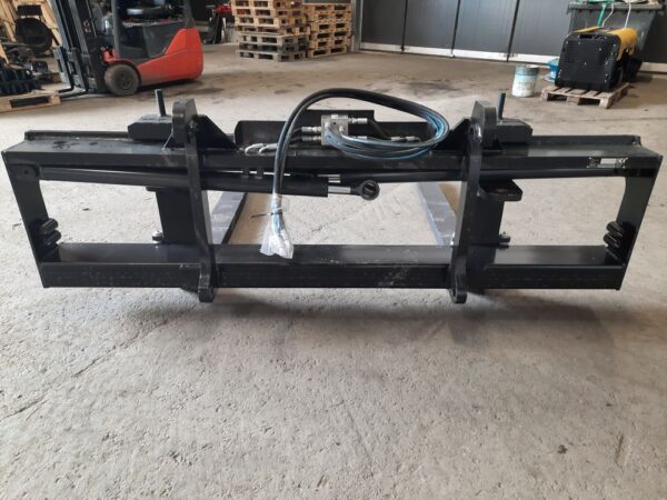 Volvo Hydrauliset trukkipiikit 8ton 240/150cm sivusiirto Volvo BM - Image 6