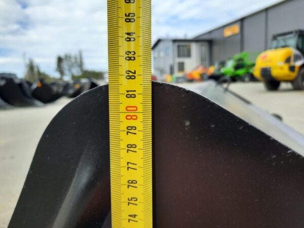 LMG Etukuormaajan yleiskauha 205cm/1,0m3 Euro - Image 11