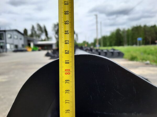 LMG Etukuormaajan yleiskauha 220cm/1.1m3 Vila - Image 11