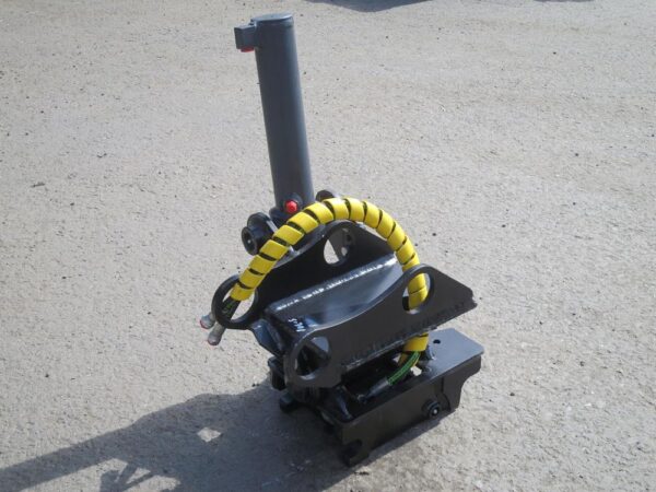 Laten Kallistuva pikaliitin S30/180 2-3ton hyd. TF - Image 3