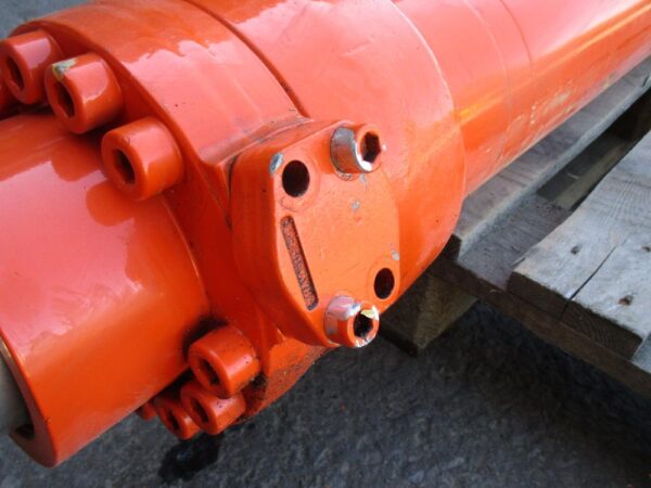 Kaivinkoneen sylinteri 2110mm - Image 3