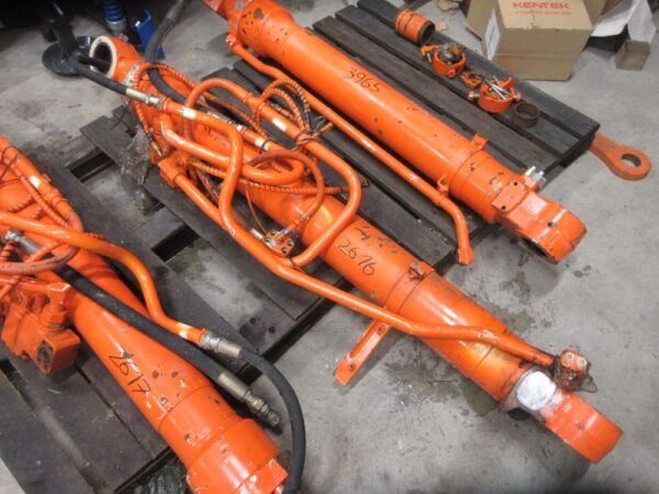 Hitachi ZX210 nostosylinteri ID 2616 UUSI - Image 3