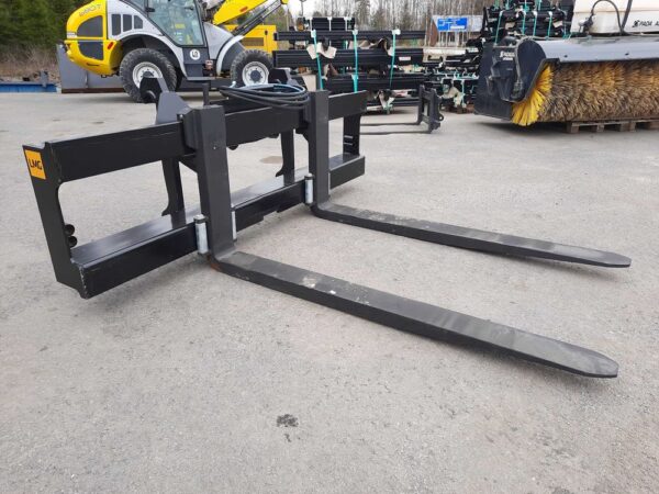 Volvo Hydrauliset trukkipiikit 8ton 240/180cm sivusiirto Volvo BM