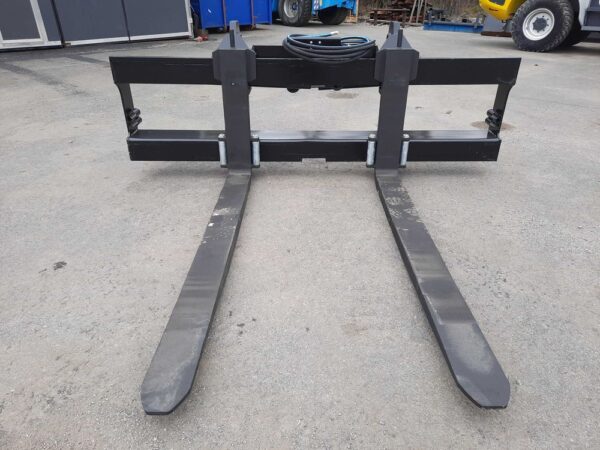 Volvo Hydrauliset trukkipiikit 8ton 240/180cm sivusiirto Volvo BM - Image 2
