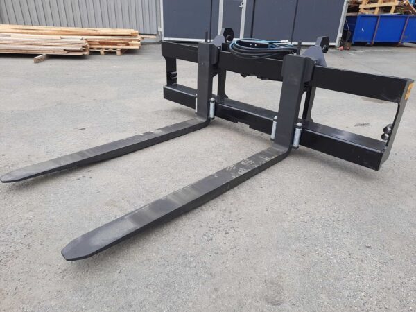Volvo Hydrauliset trukkipiikit 8ton 240/180cm sivusiirto Volvo BM - Image 3