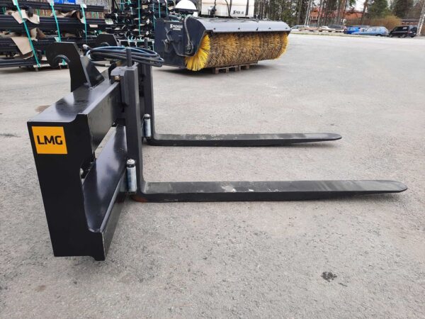 Volvo Hydrauliset trukkipiikit 8ton 240/180cm sivusiirto Volvo BM - Image 8