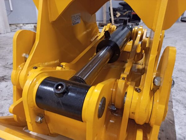 Vahva KC46 Excavator grapple QS70-EC-Oil - Image 13