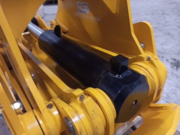 Vahva KC46 Excavator grapple QS70-EC-Oil - Image 14