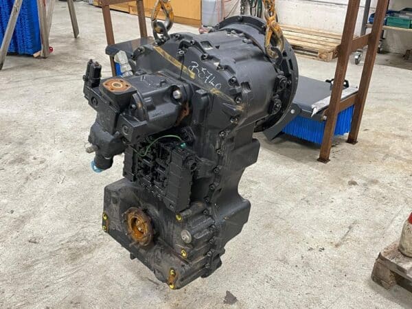 JCB 413 ZF vaihdelaatikko, Type. 6 WG 115, Part list No. 4656006133