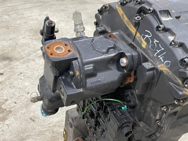 JCB 413 ZF vaihdelaatikko, Type. 6 WG 115, Part list No. 4656006133 - Image 10