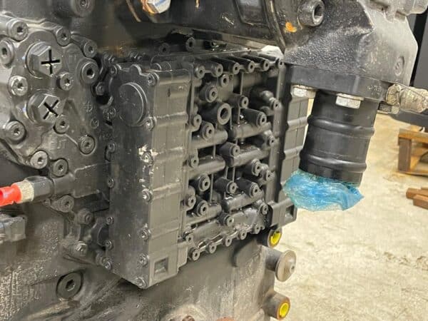 JCB 413 ZF vaihdelaatikko, Type. 6 WG 115, Part list No. 4656006133 - Image 17