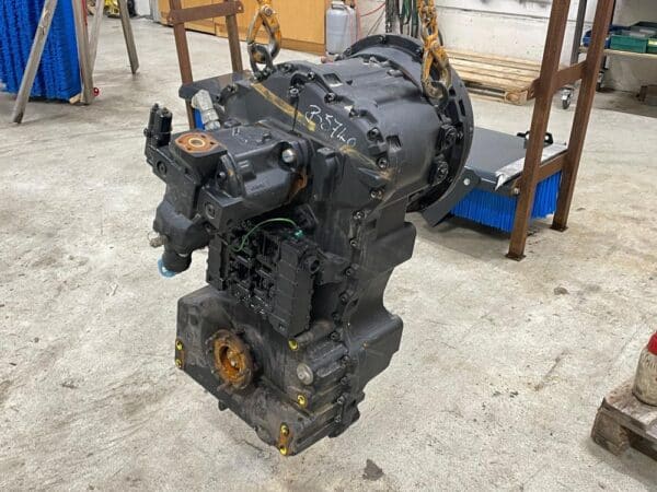 JCB 413 ZF vaihdelaatikko, Type. 6 WG 115, Part list No. 4656006133 - Image 9