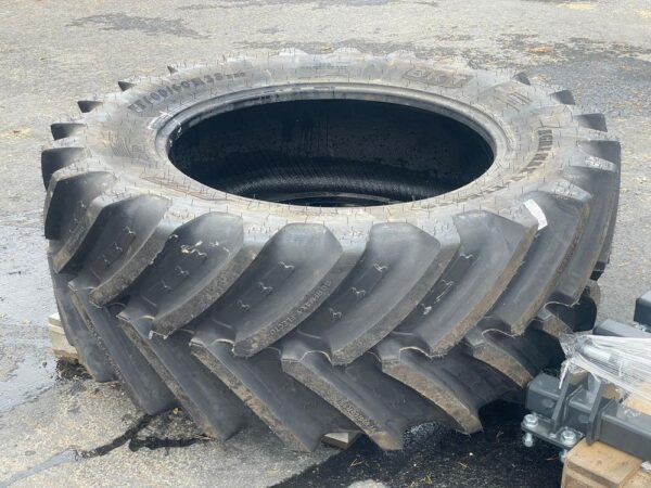 BKT 600/60 R38 rengas