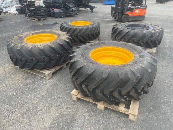 Michelin 480/80 R26  renkaat ja vanteet 2kpl