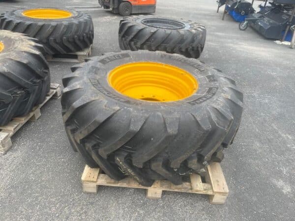 Michelin 480/80 R26  renkaat ja vanteet 2kpl - Image 11
