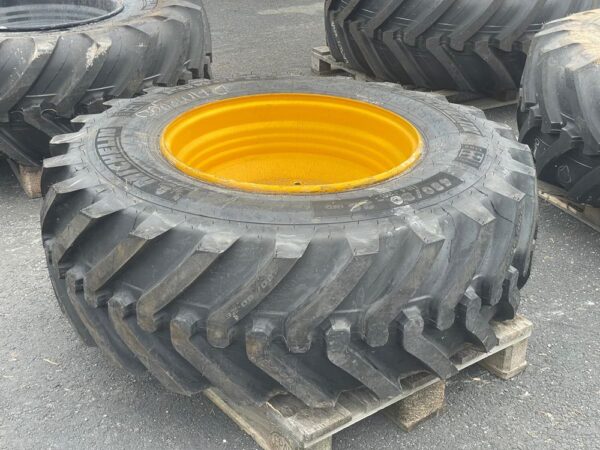 Michelin 480/80 26  rengas vanteella - Image 13