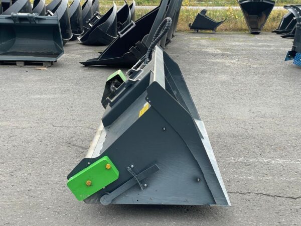 Avant Sand spreading bucket 850L AVANT - Image 4
