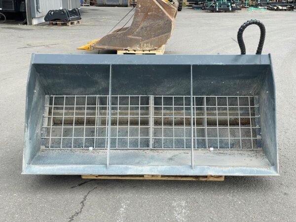 Avant Sand spreading bucket 850L AVANT - Image 6