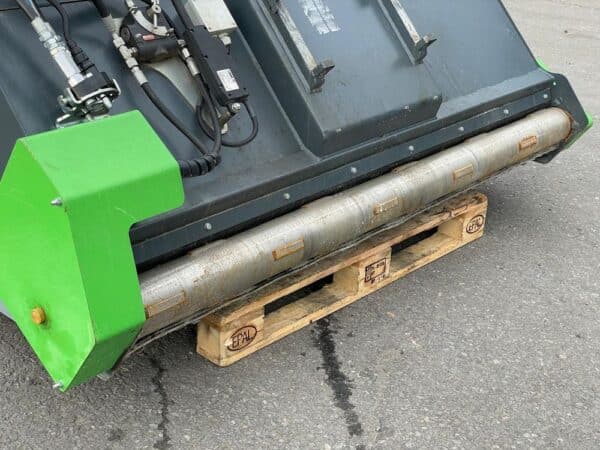 Avant Sand spreading bucket 850L AVANT - Image 9
