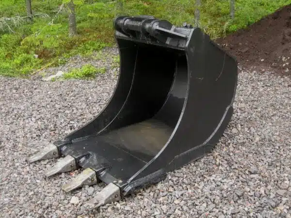 Laten Kuokkakauha 1000mm NTP10 kynsillä