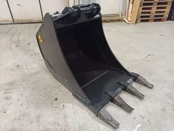 Laten Kuokkakauha 900mm NTP10 kynsillä