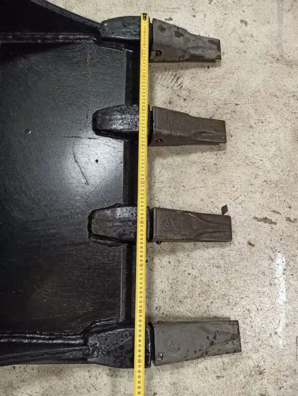 Laten Kuokkakauha 900mm NTP10 kynsillä - Image 10