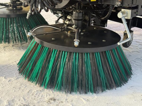 Pronar ZMC 2.0 trailer sweeper 2.1m3 - Image 31