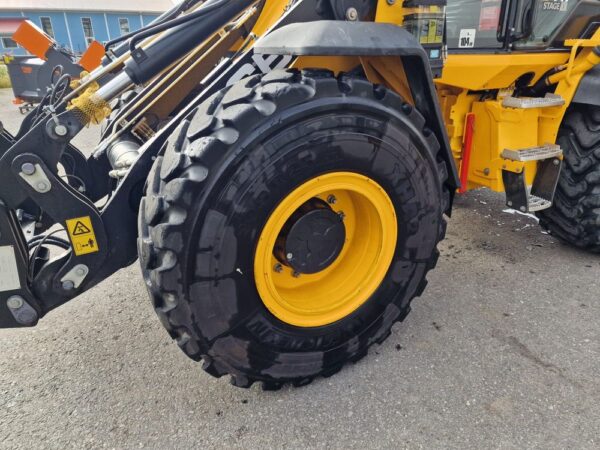 JCB 417 HT Wheel loader - Image 13