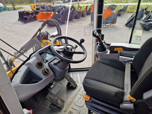 JCB 417 HT Wheel loader - Image 24