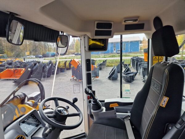 JCB 417 HT Wheel loader - Image 25